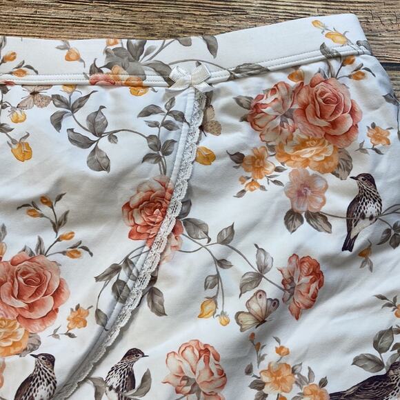 WeWoreWhat Floral Skirt Bikini Bottom NWT Medium - Picture 3 of 5